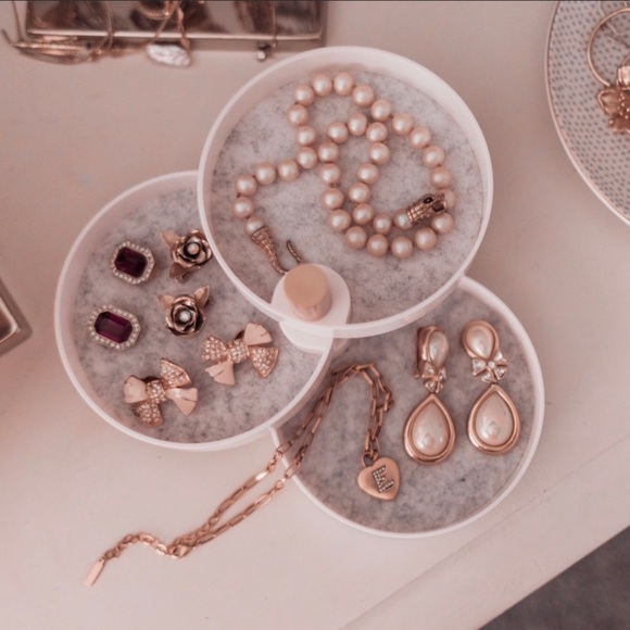 2Bandits Other - 2Bandits 3-tiered Jewelry Storage